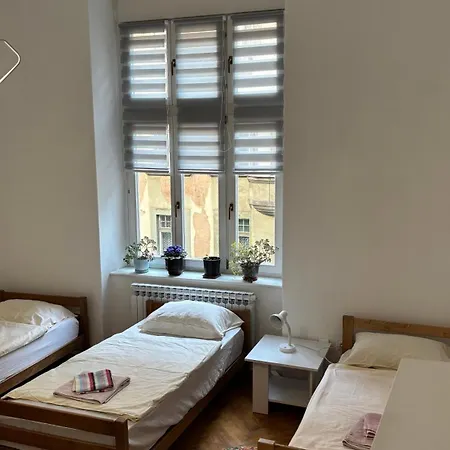 Centre Apartment-3 Bedroom, Vjecna Vatra アパート サラエヴォ