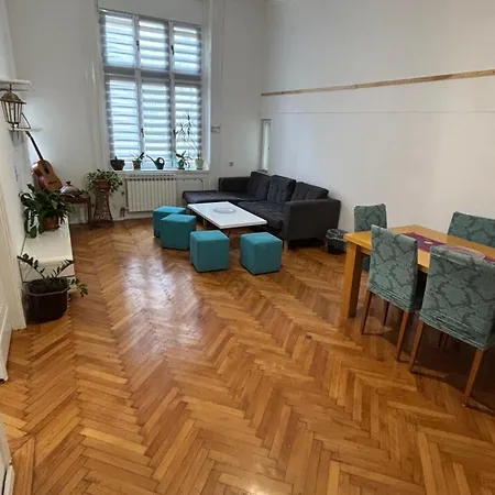 Centre Apartment-3 Bedroom, Vjecna Vatra * サラエヴォ