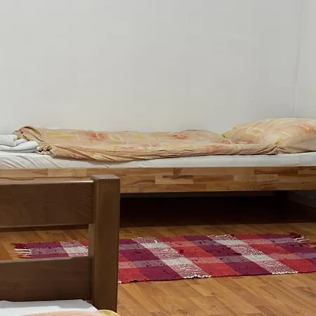 Centre Apartment-3 Bedroom, Vjecna Vatra アパート *