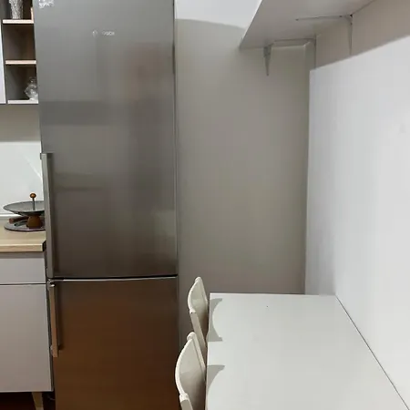 Centre Apartment-3 Bedroom, Vjecna Vatra アパート