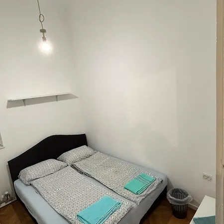 Centre Apartment-3 Bedroom, Vjecna Vatra * Sarajewo