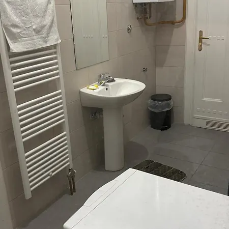 Centre Apartment-3 Bedroom, Vjecna Vatra Apartament *