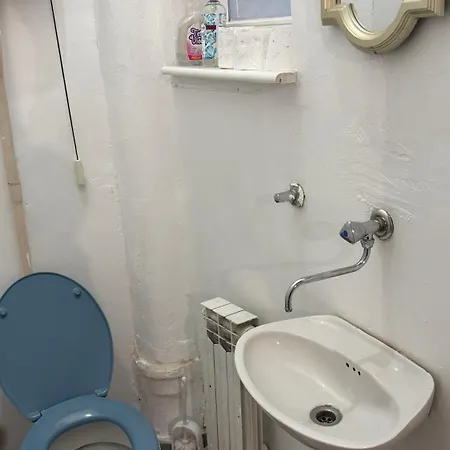 Centre Apartment-3 Bedroom, Vjecna Vatra アパート サラエヴォ