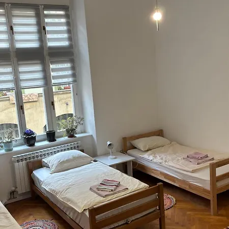 アパート Centre Apartment-3 Bedroom, Vjecna Vatra サラエヴォ